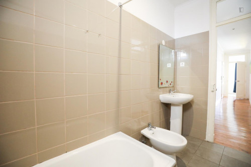Nice double bedroom in a 5-bedroom apartment - Gallery - 10