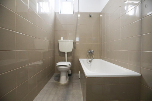 Nice double bedroom in a 5-bedroom apartment - Gallery - 9