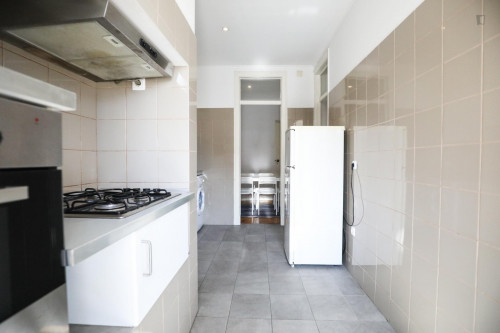 Nice double bedroom in a 5-bedroom apartment  - Gallery -  5