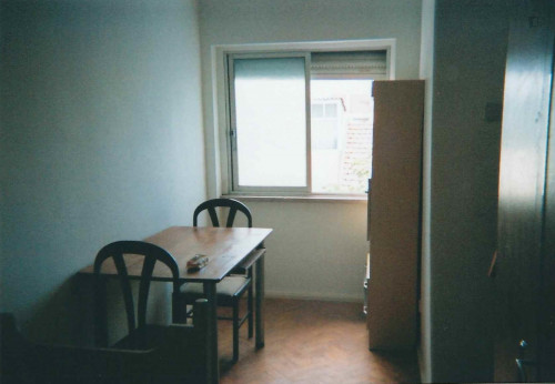 Comfy single bedroom near the São João Baptista metro