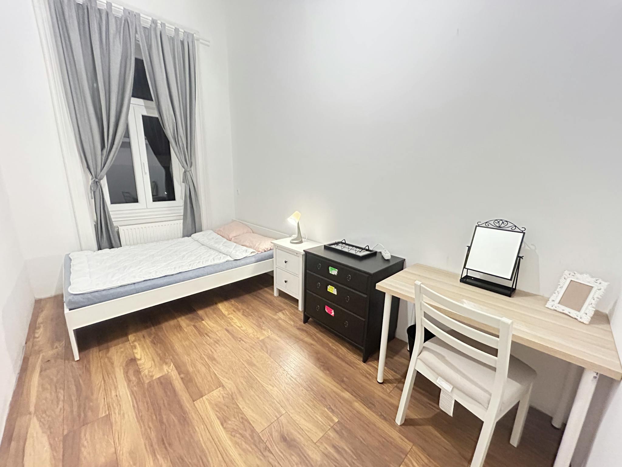 Private Room - Dessewffy utca, Budapest - Gallery - 1