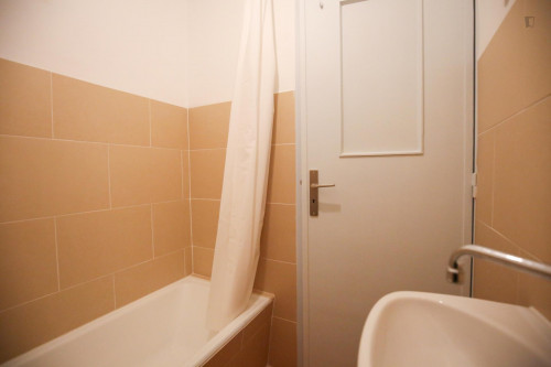 Nice and comfy single bedroom in Paço de Arcos