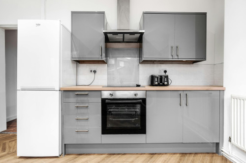 MacDonald Avenue, Farnworth - Gallery - 7