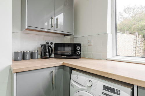 MacDonald Avenue, Farnworth - Gallery - 8