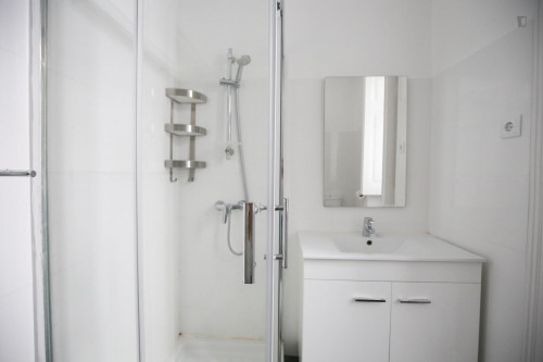 Very Nice single bedroom in Arroios, near the metro