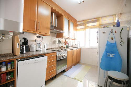 Single Room in Costa da Caparica, 800 mt from the beach and 100 mt from Park - Gallery - 41