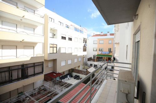 Single Room in Costa da Caparica, 800 mt from the beach and 100 mt from Park - Gallery - 20
