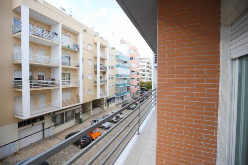 Single Room in Costa da Caparica, 800 mt from the beach and 100 mt from Park - Gallery - 21