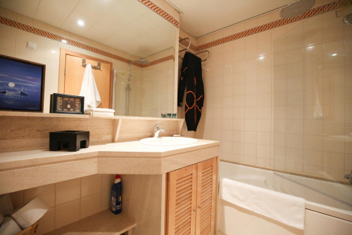 Single Room in Costa da Caparica, 800 mt from the beach and 100 mt from Park - Gallery - 11