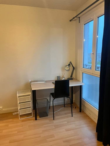 Fully-furnished and equipped shared flat
