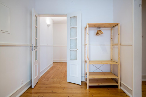 Nice 4-bedroom apartment close to Alameda