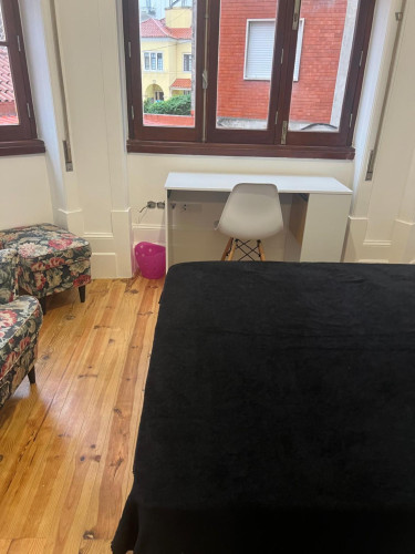 Pleasant twin bedroom in a 5-bedroom flat - Gallery - 10