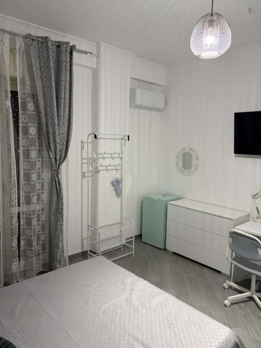 Room in Via Randazzo, Catania with 5 bedrooms