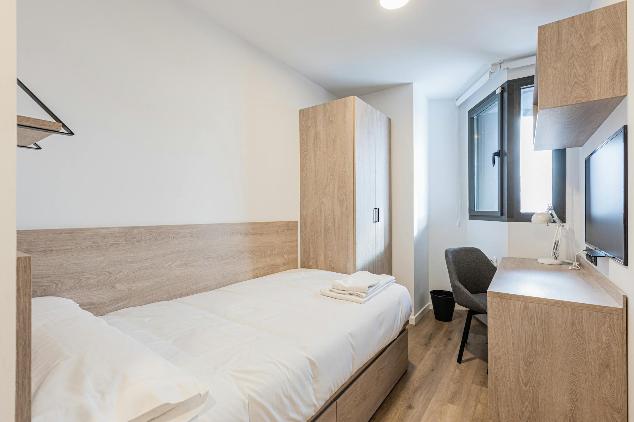  Private Room  -  Avenida del Cardenal Herrera Oria, Santander  - Gallery -  1