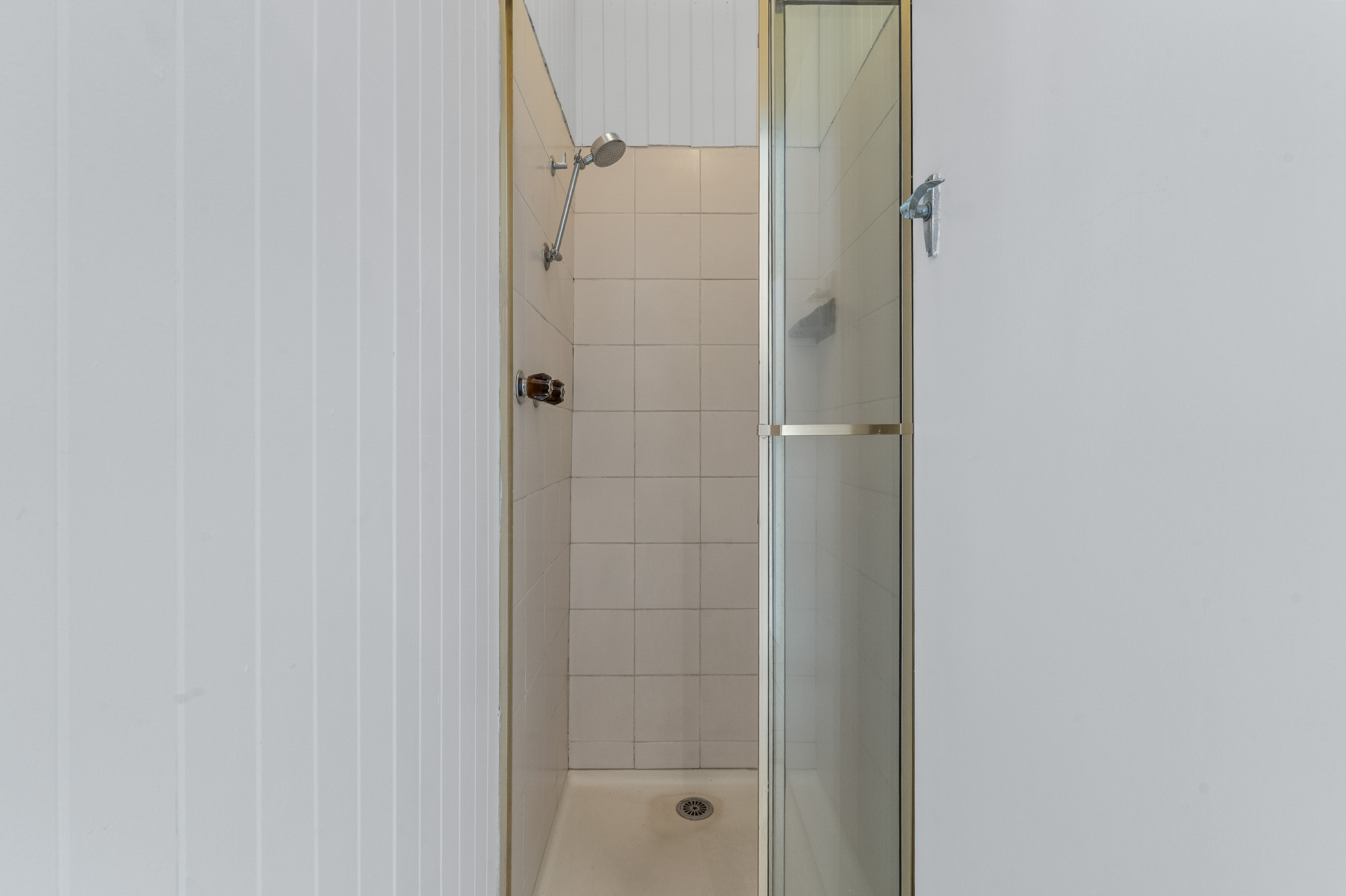  Twin Room  -  49 Beddoe Avenue  - Gallery -  8