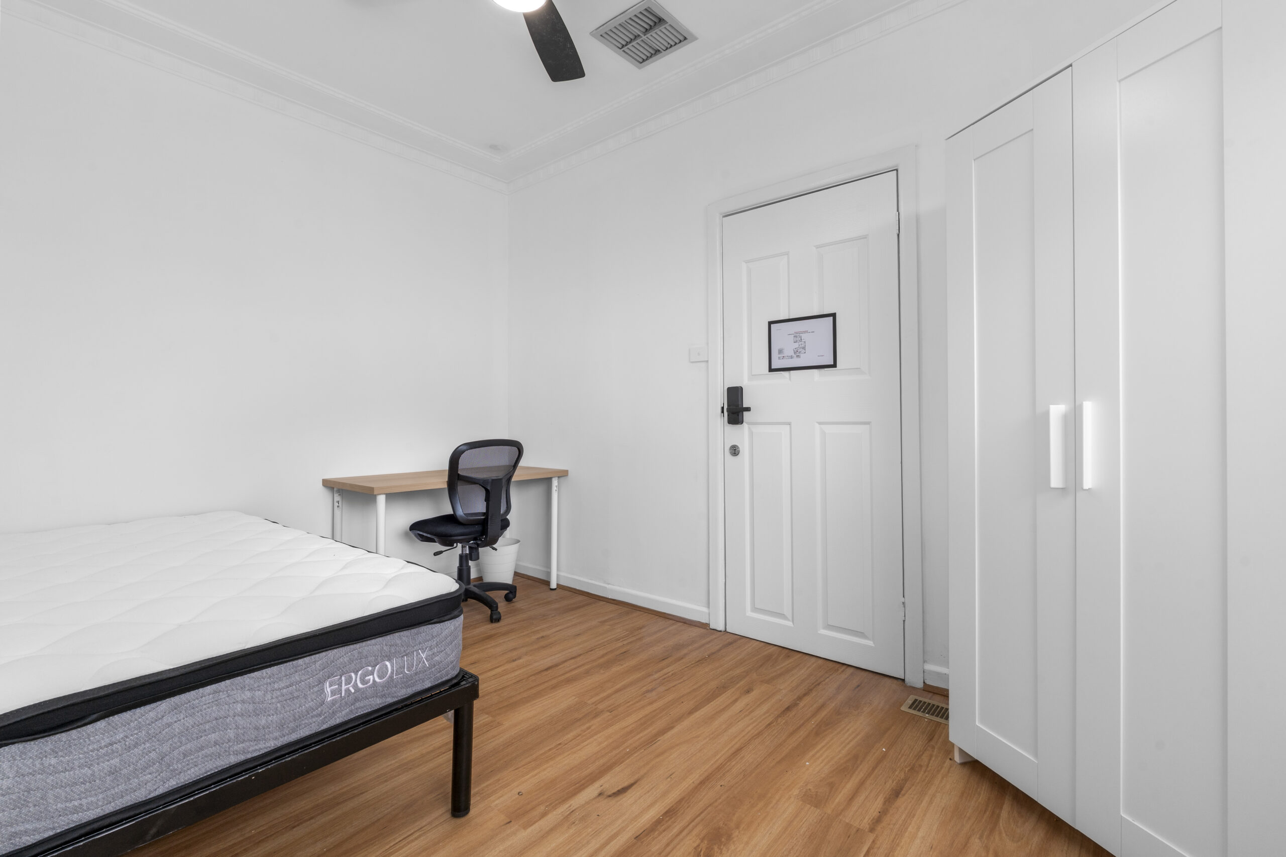  Single Room Ensuite  -  23 Mountfield Avenue  - Gallery -  2
