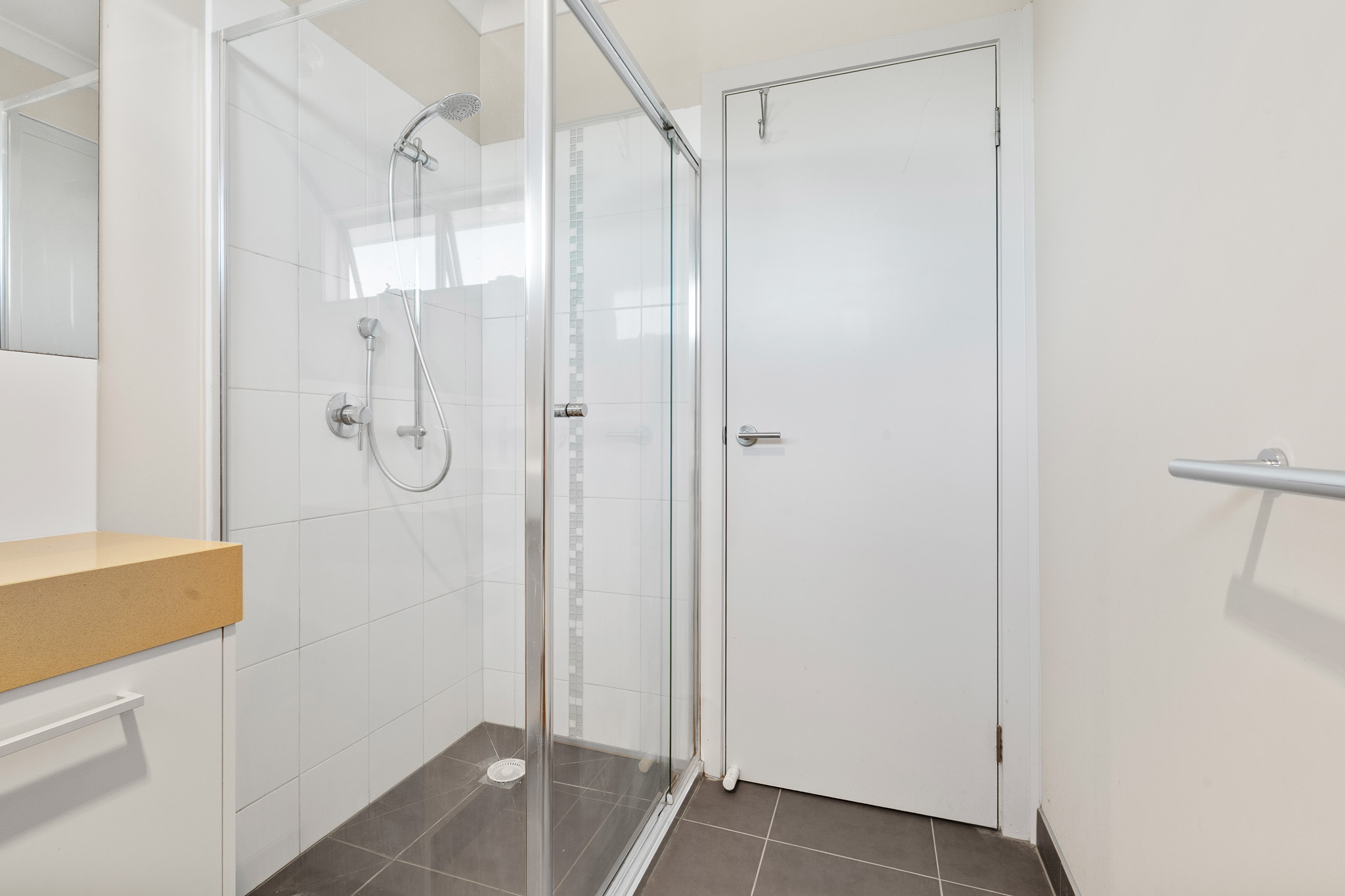  Double Room With Ensuite  -  2/10 Binalong Ave  - Gallery -  4