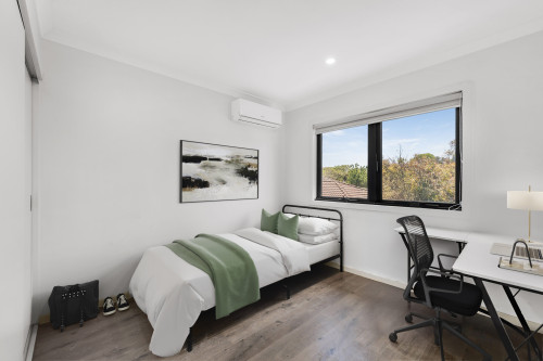 2/13 Thompson Street