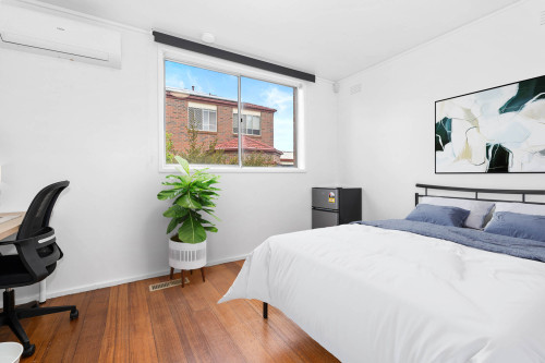 1/9 Risdon Drive - Rooms