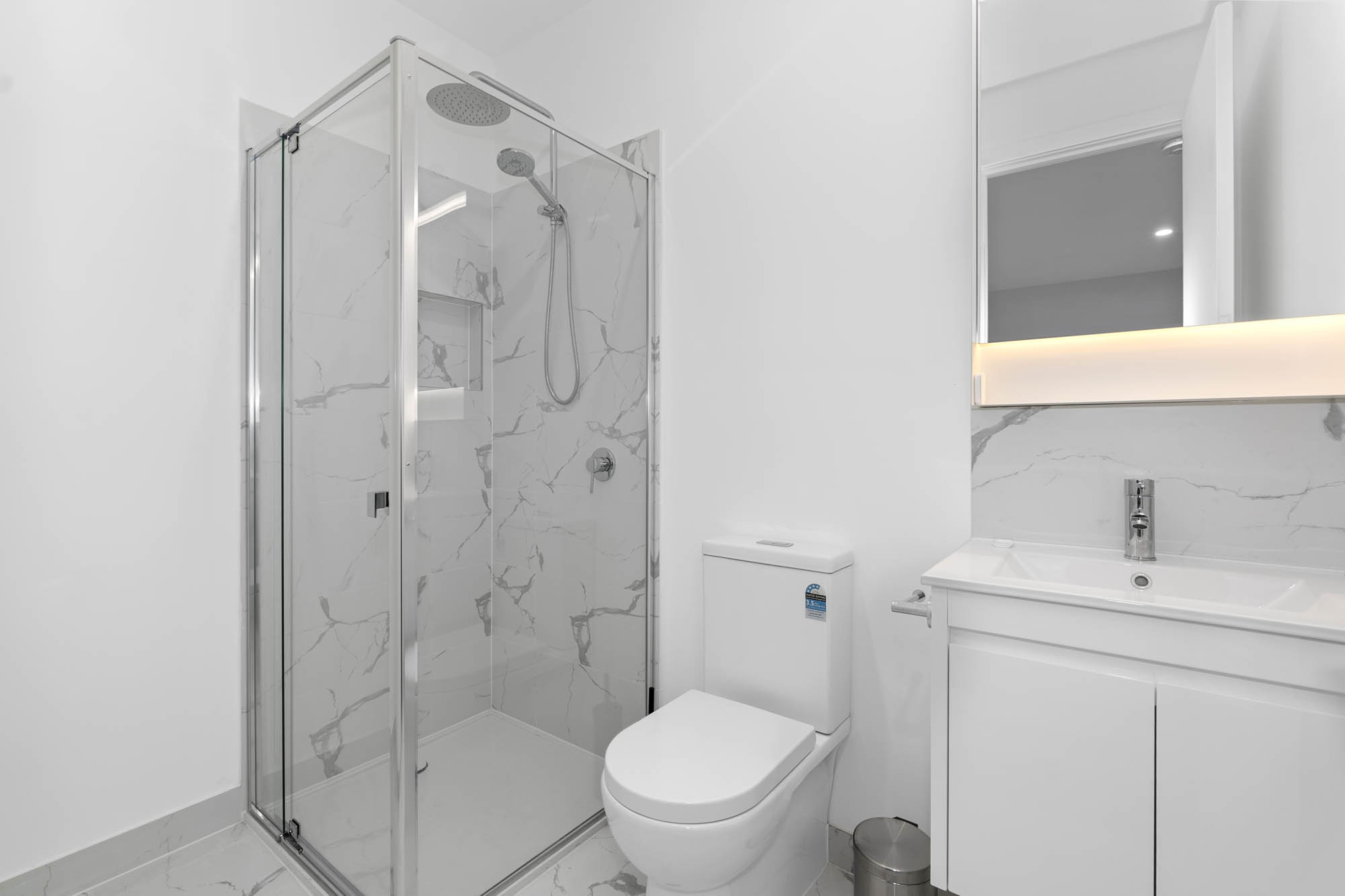  Studio Twin Ensuite  -  38 Dennis Street  - Gallery -  7