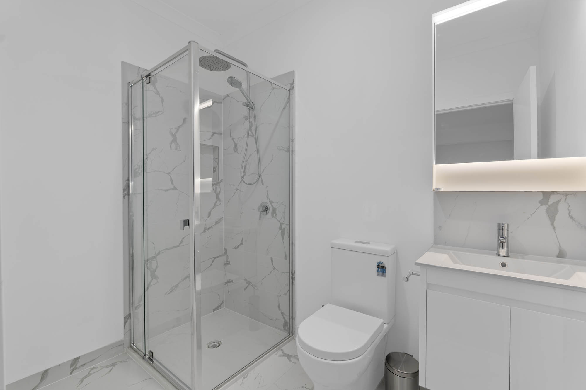  Studio Double Ensuite  -  38 Dennis Street  - Gallery -  4