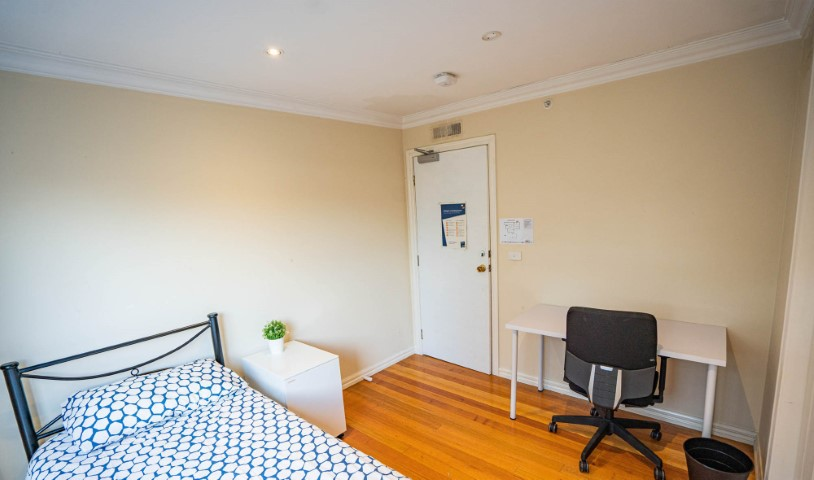  Single Room  -  44 Batesford Road  - Gallery -  1