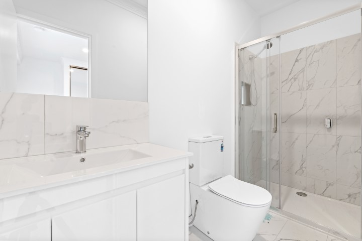  Single Room Ensuite  -  74 Railway Parade  - Gallery -  4