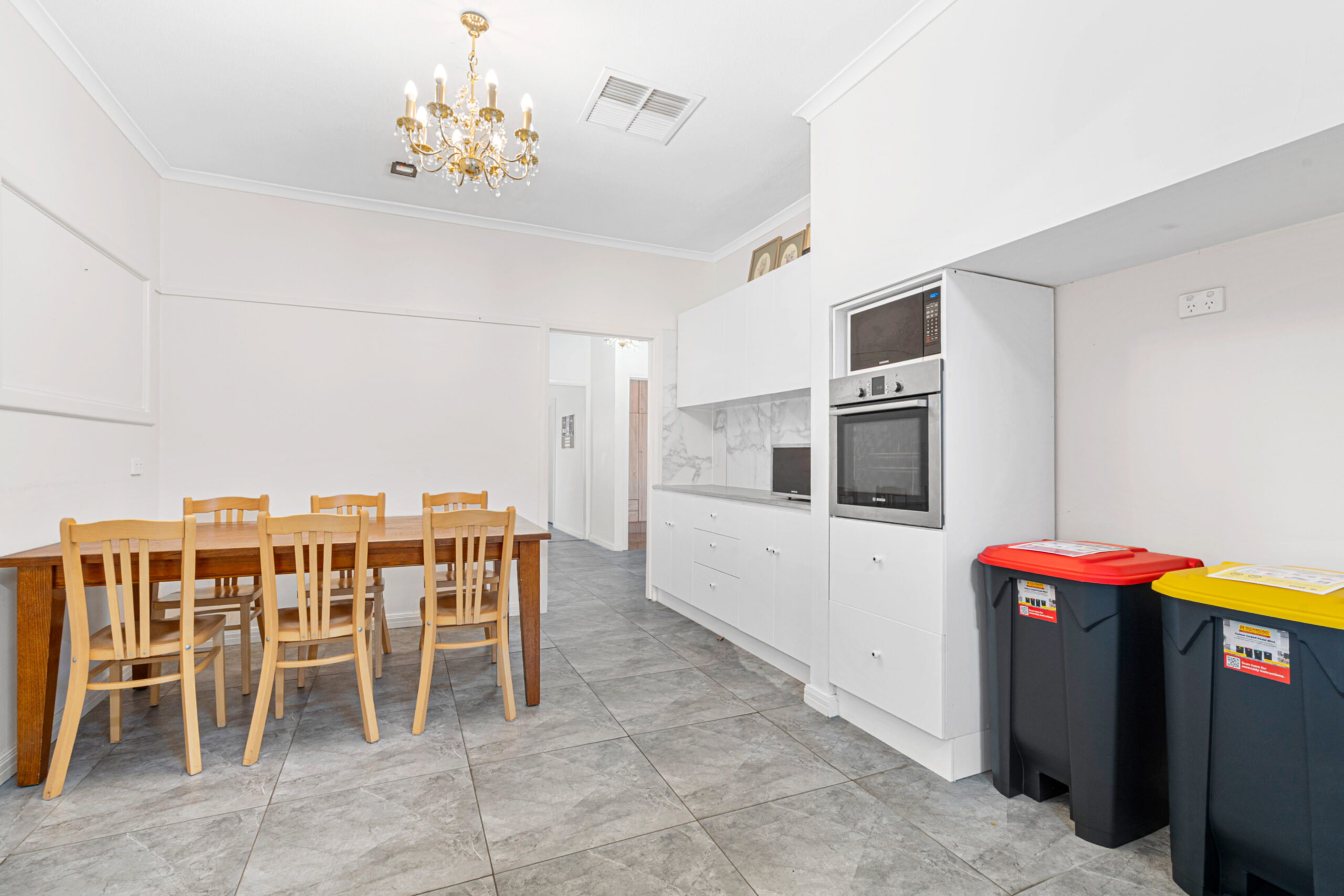 18 Waverley Road