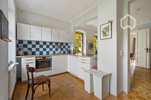 Bright, charming flat in top location with 2 terraces