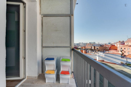 Chic double bedroom in a 4-bedroom apartment near Parque Agustín Rodríguez Sahagún