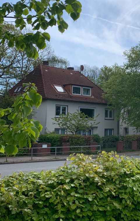 Bright furnished studio near Hamburg Airport ready to move in