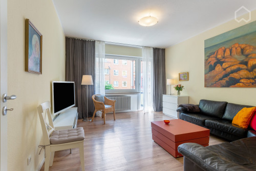 Stylish 3-Room Apartment in the Heart of Cologne with a Peaceful Atmosphere – Close to University and Rathenauplatz