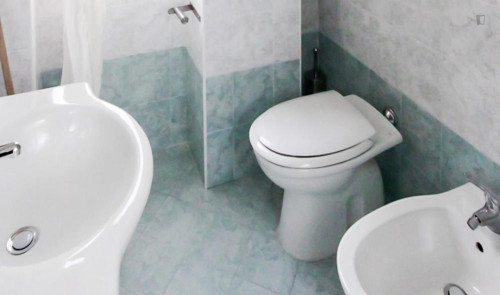 Alluring double bedroom near Sondrio metro station - Gallery - 7