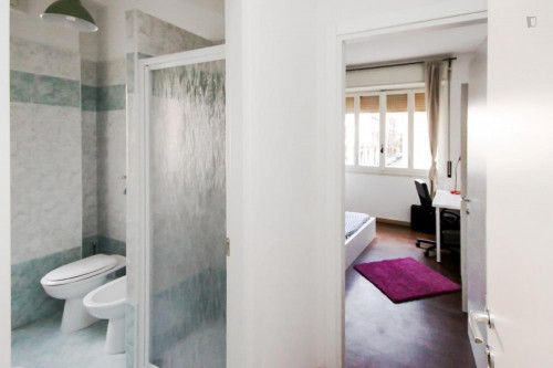 Alluring double bedroom near Sondrio metro station - Gallery - 8