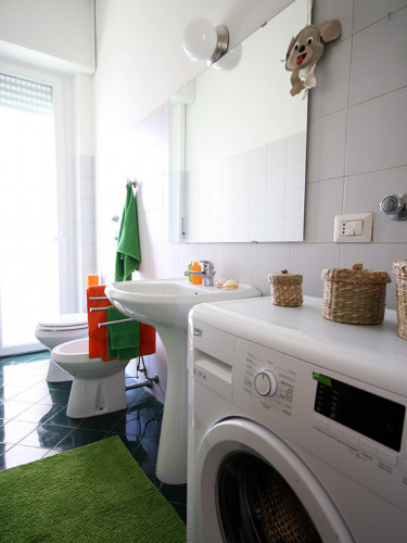 Cozy single bedroom in a 5-bedroom apartment near Gambara metro station - Gallery - 6