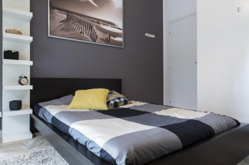 Modern double bedroom in a 5-bedroom apartment near Lambrate FS metro station