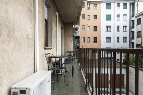 Modern double bedroom in a 5-bedroom apartment near Lambrate FS metro station - Gallery - 10