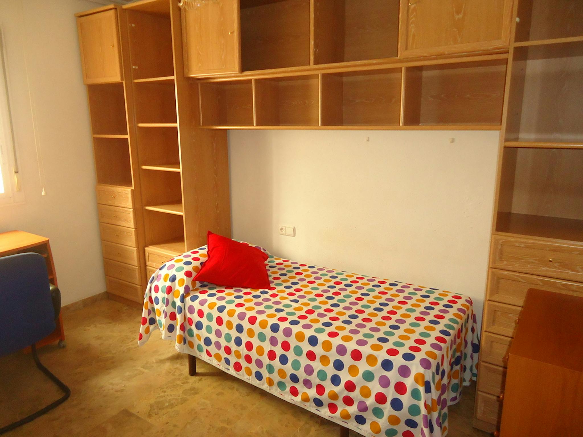 Private Room - Calle Fray Diego de Cádiz, Córdoba - Gallery - 1
