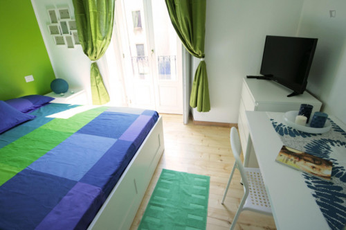 Fantastic double bedroom in a 5-bedroom apartment near Milano Repubblica train station - Gallery - 22