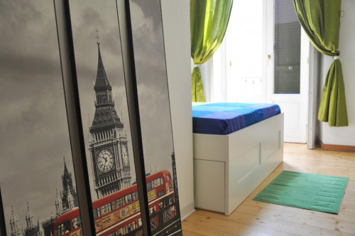 Fantastic double bedroom in a 5-bedroom apartment near Milano Repubblica train station - Gallery - 18