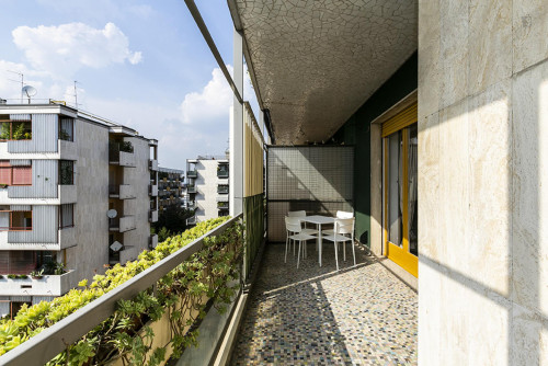 Lovely double bedroom near Giardino Cassina de Pomm  - Gallery -  5