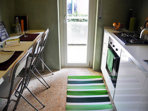 Lovely double bedroom in a 5-bedroom apartment near Gambara metro station