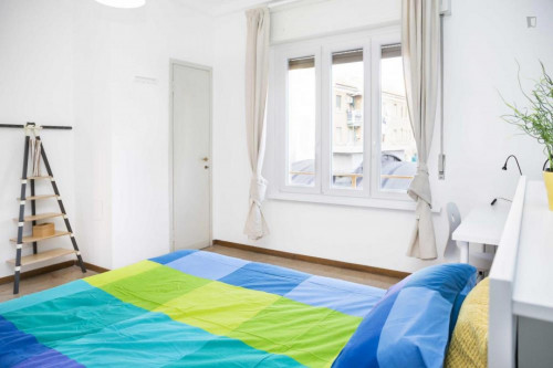 Cozy double bedroom in a 5-bedroom apartment near Parco Monte Stella