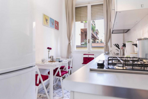 Comfy double bedroom in a 3-bedroom apartment near Sondrio metro station