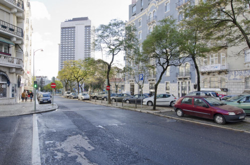 Relaxing single bedroom in Saldanha, Instituto Superior de Contabilidade e Administração de Lisboa