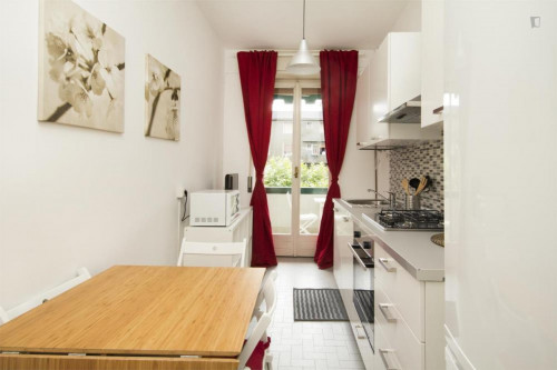 Modern double bedroom in a 3-bedroom apartment near Bande Nere metro station