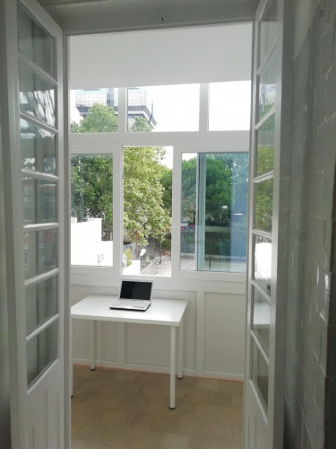 Quato de casal nas Amoreiras