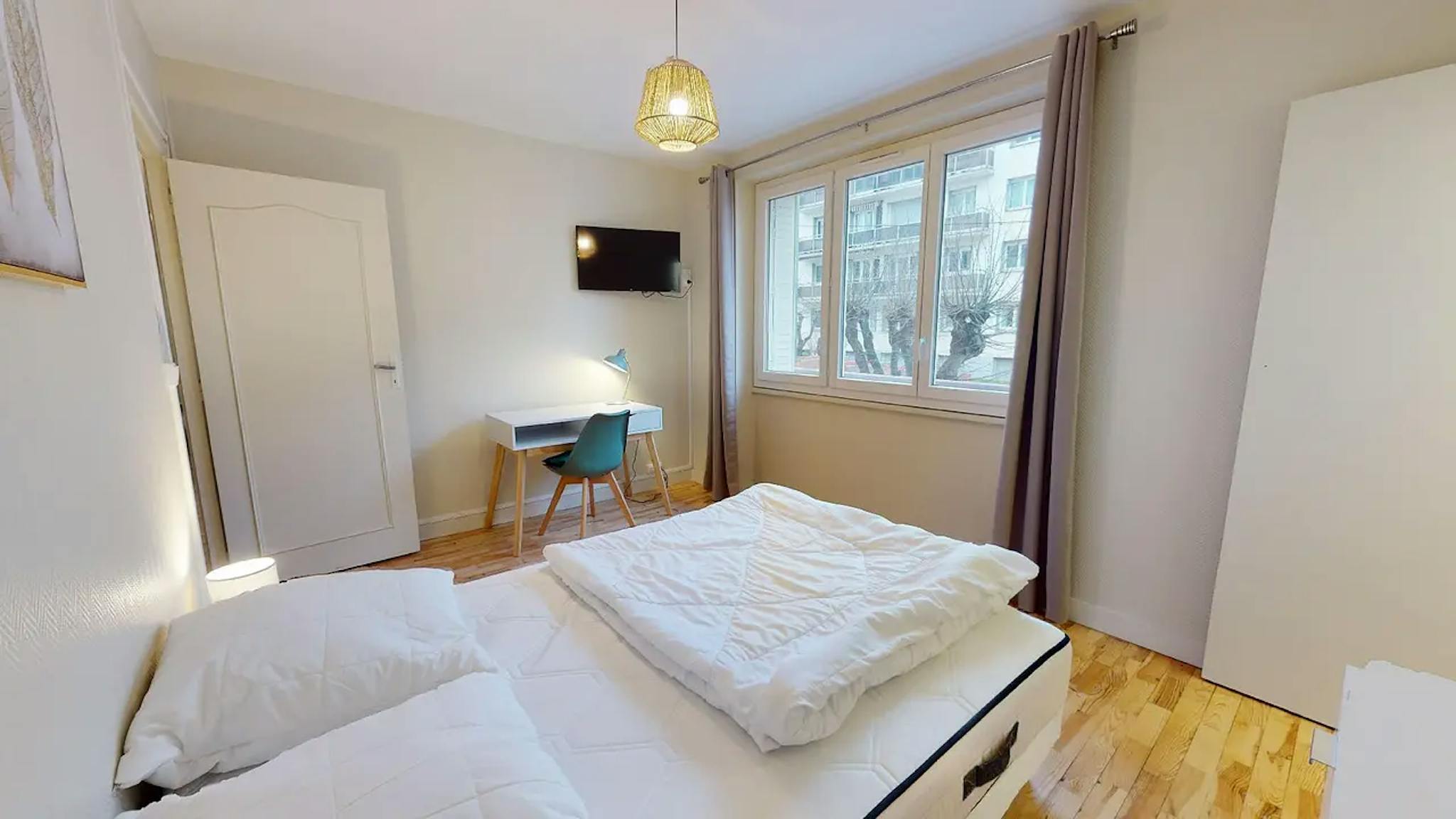  Private Room  -  Boulevard Lafayette, Clermont-Ferrand  - Gallery -  1