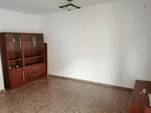Single Bedroom in a 3 rooms apartment. Near university and beach.  - Gallery -  4