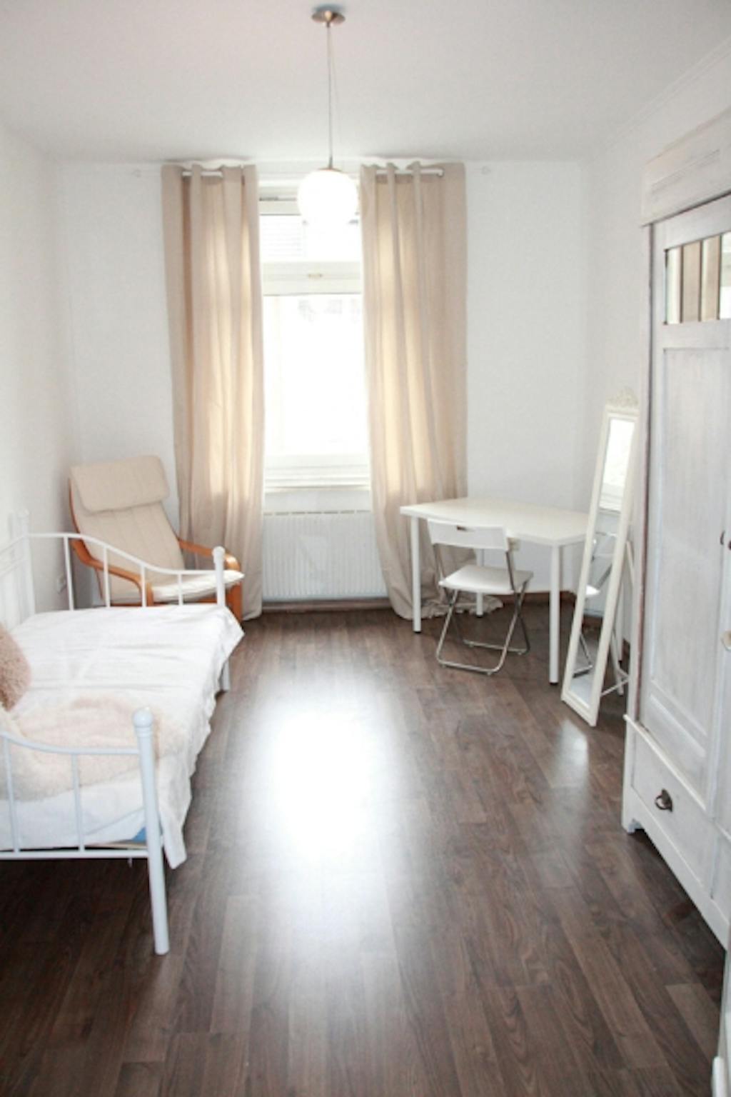 Private Room - Kölner Landstraße, Düsseldorf - Gallery - 1